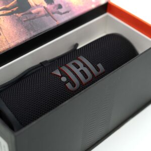 اسپیکر بلوتوثی قابل حمل جی بی ال مدل Flip 6